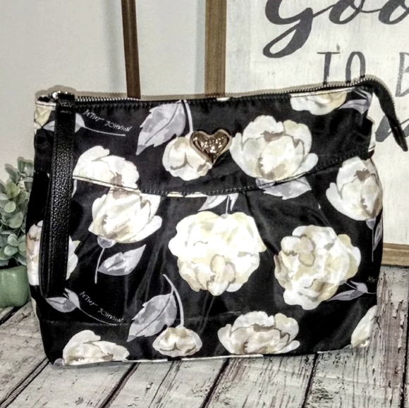 Betsey Johnson Handbags - Betsey Johnson Black White Floral Clutch Wristlet